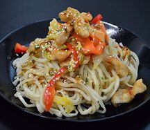 Лапша удон с курицей
