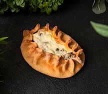 Калитка с курицей и грибами