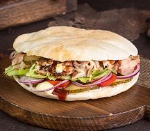 Пита с курицей BBQ