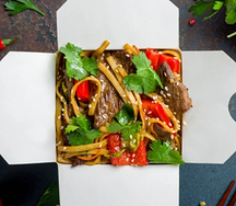 Wok по-китайски удон с говядиной