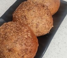 Булочки с орехом и изюмом