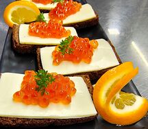 Канапе с красной икрой
