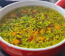 Суп с фрикадельками и луком пореем