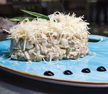 Печень трески с пармезаном и солеными огурчиками