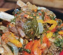 Бараньи ребра с овощами
