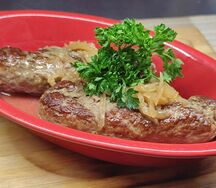 Рогалики мясные с горгонзолой и вялеными томатами