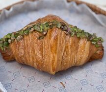 Круассан фисташковый