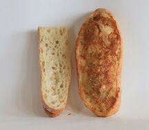 Багет с голубым сыром