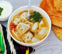 Пельмени с бульоном