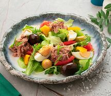 Салат с тунцом