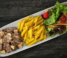 Мясо с грибами в сливочном соусе