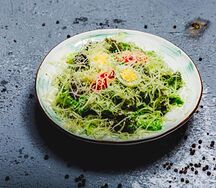 Теплый салат с кониной и языком