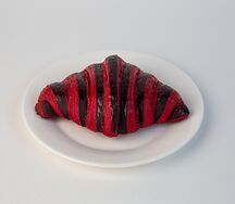Круассан красный бархат