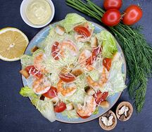 Салат Цезарь с креветкой