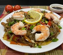 Соба с морепродуктами
