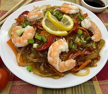 Рисовая лапша с морепродуктами