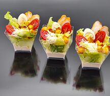 Мини-салат Цезарь с курицей