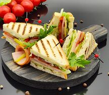 Мини-сэндвич с ветчиной и сыром