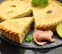Пирог с мясом, картофелем и грибами