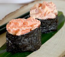 Гункан Спайси-лосось