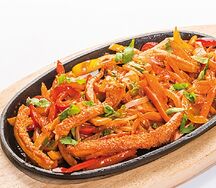 Жареный рубец с овощами