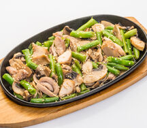 Курица с фасолью и грибами