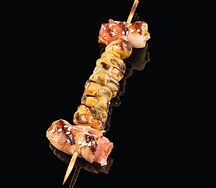 Шашлычки из мидий в беконе