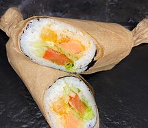 Суширито с лососем