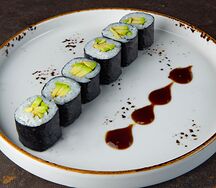 Ролл с авокадо