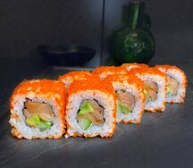 Ролл Калифорния с лососем