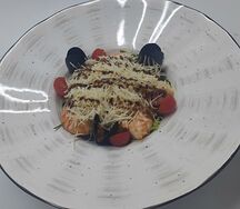 Салат из морепродуктов с авокадо