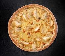 Пицца с грушей и сыром с голубой плесенью