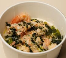 Креветки в сливочном соусе с песто