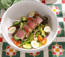 Салат Нисуаз с тунцом