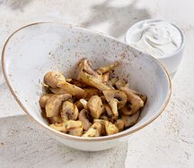 Шампиньоны на гриле, с трюфельным маслом и чесночным соусом