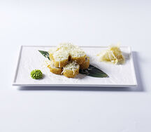 Теплый ролл Четыре сыра