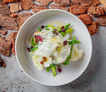 Судак со спаржей, фенхелем и брокколи