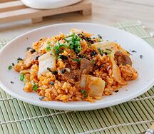 Вок с рисом и свининой кимчи