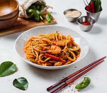 Вок с лапшой и морепродуктами