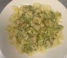 Паста с индейкой и шпинатом в сливках