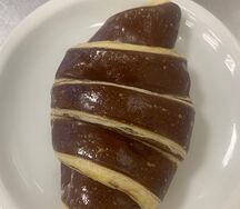 Круассан с шоколадным кремом