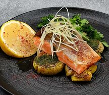 Форель запечённая с картофелем стоун