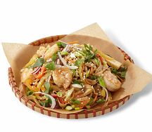 Вок с лапшой креветками и тофу