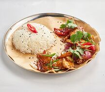 Курица в кисло-сладком соусе с рисом