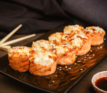 Запеченный ролл Филадельфия чиз