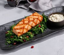 Стейк из форели на гриле