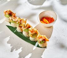 Сливочный ролл с тигровой креветкой