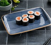 Ролл с лососем