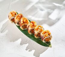 Кранч-ролл с угрем и гребешком