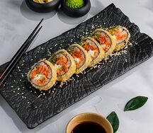 Ролл темпура с лососем